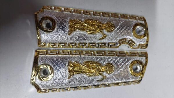 Cacha San Judas Dorado con Plateado