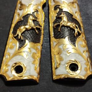 Gold plated gun grip - Colt - Caballo fondo negro