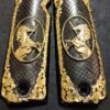 Gold plated gun grip - Colt - Caballo dorado Fondo Cafe 2