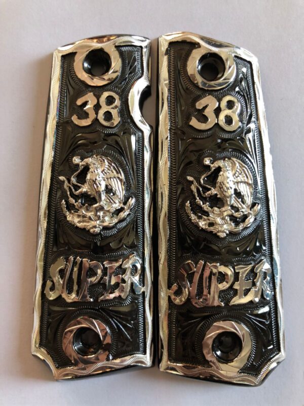 Silver plated gun grip - Colt - Negro y Plateado 38 Aguila de México