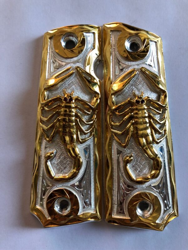 Gold plated gun grip - Colt - Blanca Escorpion Dorado