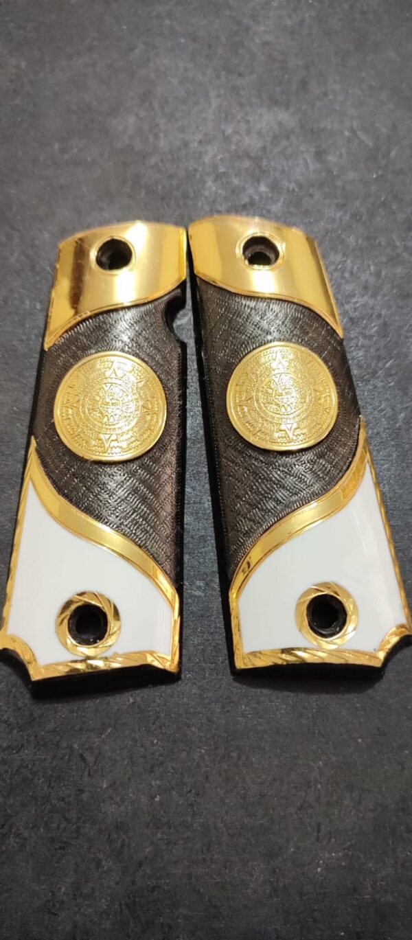 Gold plated gun grip - Colt - Blanco Negro y Dorado